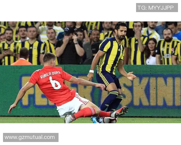 足球明星晏翔的个人简介与精彩照片分享让我们更了解这位足球天才